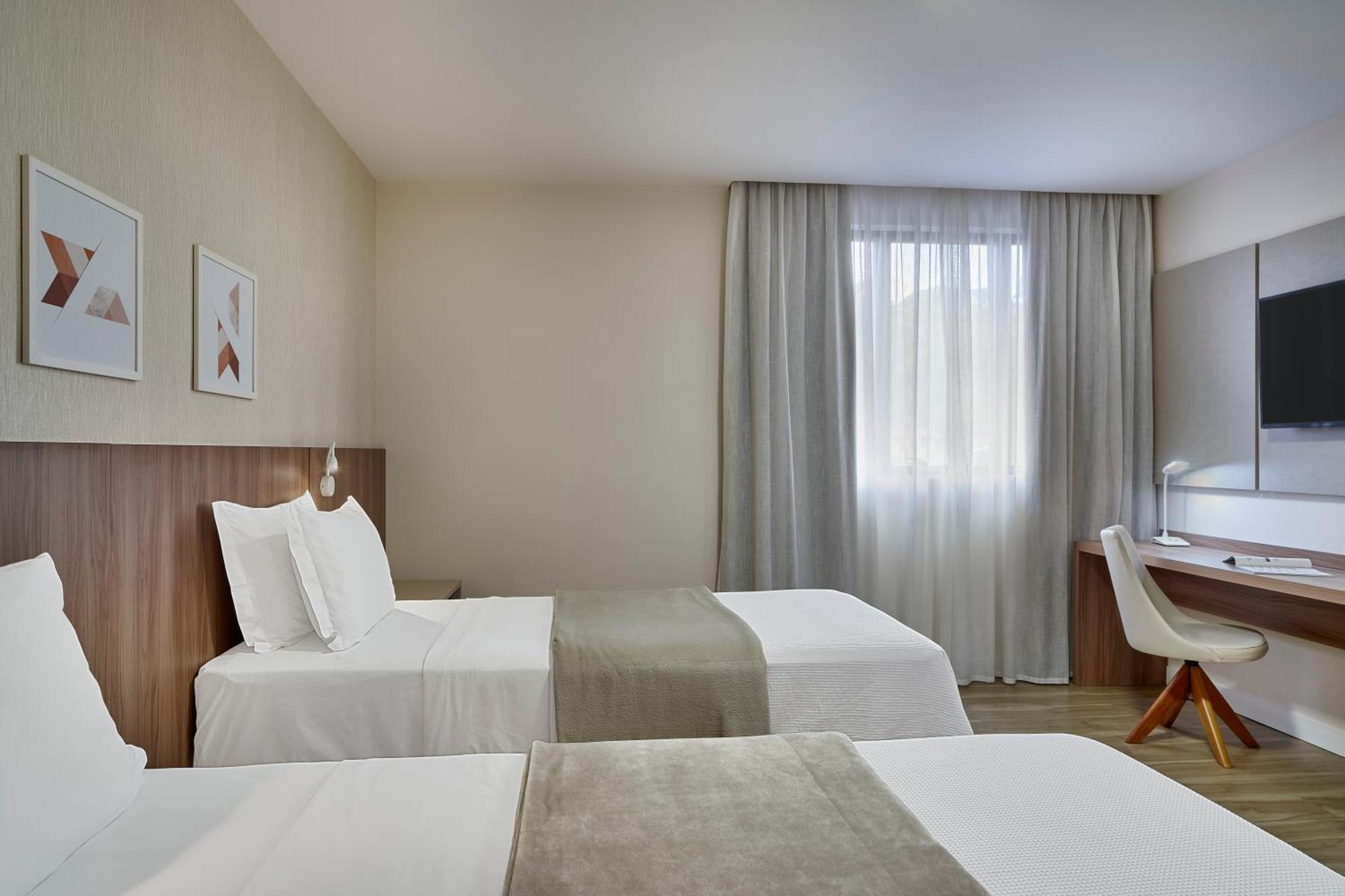 Lefel Hotel São Bento do Sul Rum bild
